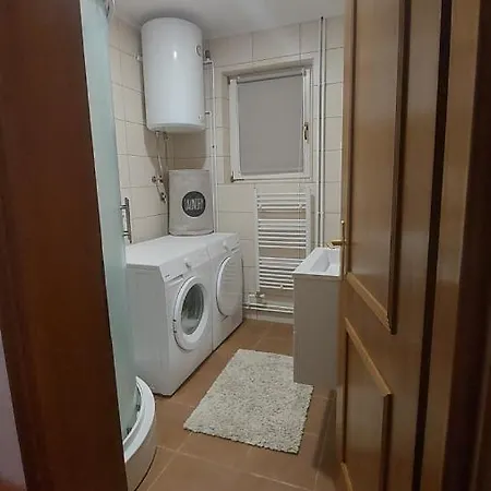 בית נופש Idealna Kuca Za Odmor, פאלה