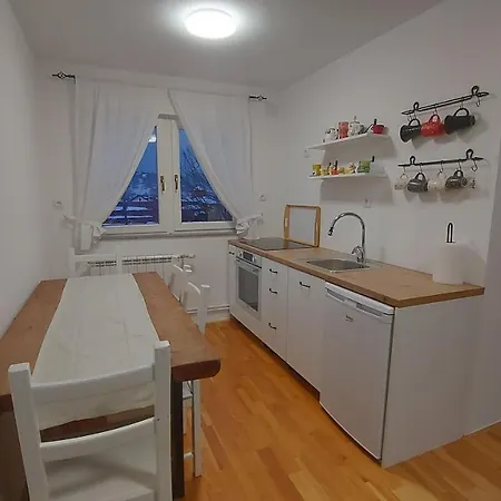 Idealna Kuca Za Odmor, Сasa de vacaciones